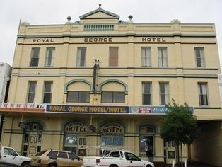 Royal George Motel Hotel