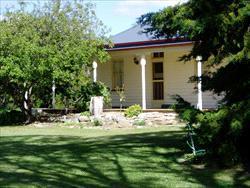 Oakhurst Cottage FarmStay, Fully Self-Contained